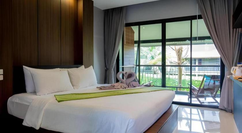 The Breeze Lipe Resort Exterior photo